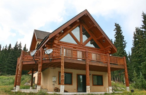 Quandary Village Cabin | Classic Breckenridge Cabin with Modern Amenities and Million Dollar Views