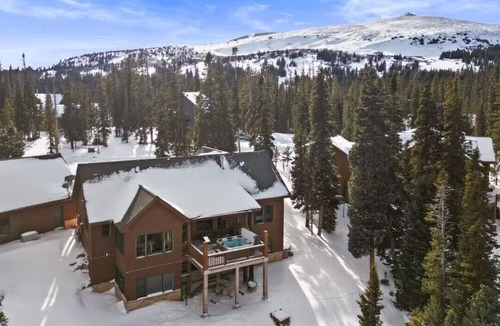 Quandary Village House | The Summit at 11 15 Min to Breck Private Hot Tub Views Sauna .