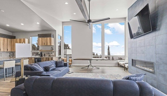10BR Grand Townhome w/ Multi Million Dollar Views in Breckenridge